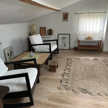 Au Dessus Du Chateau *